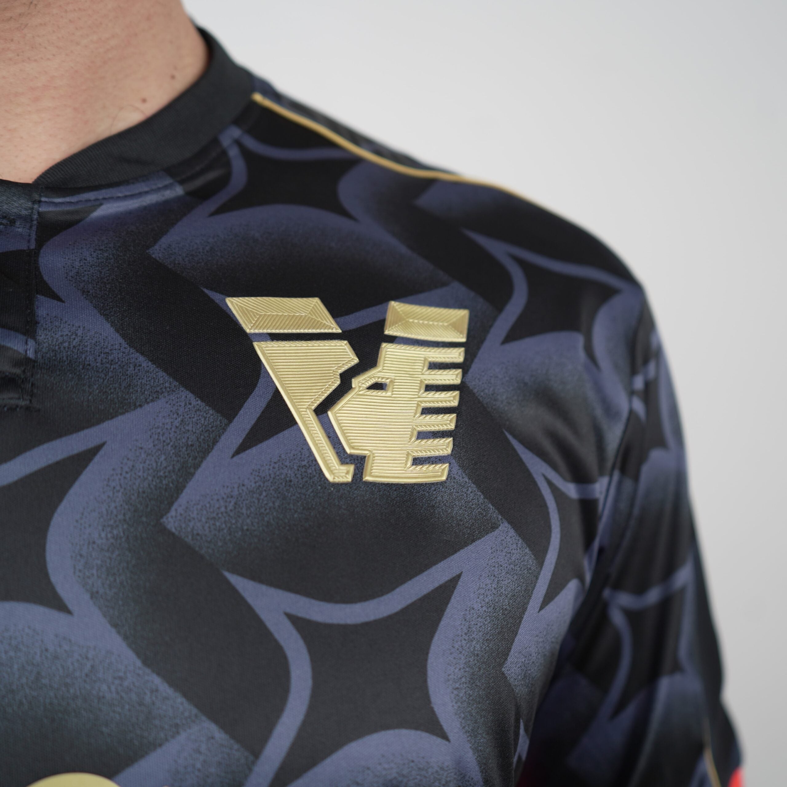 24-25-venezia-fc-drake-nocta-home-shirt