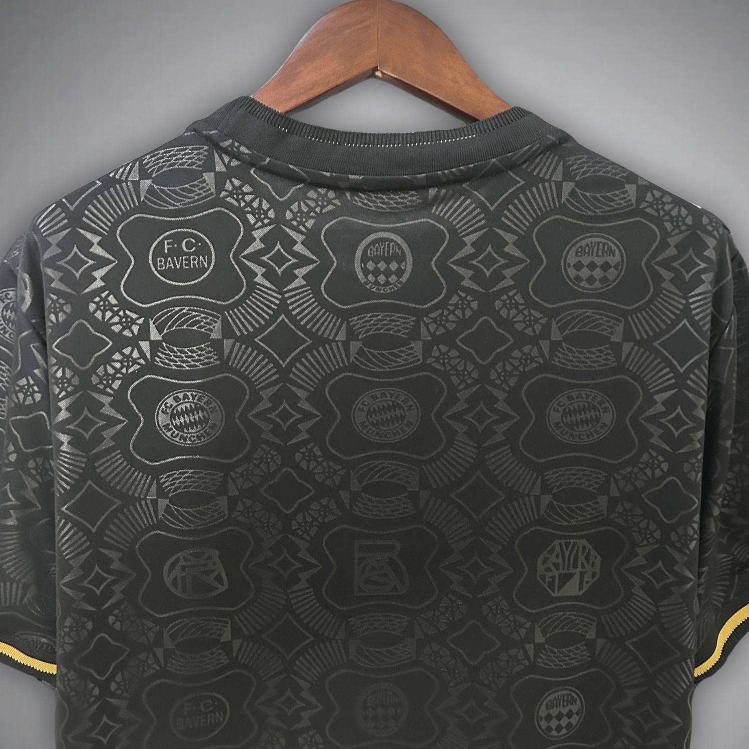 FC Bayern Jersey Luxe Chrome 